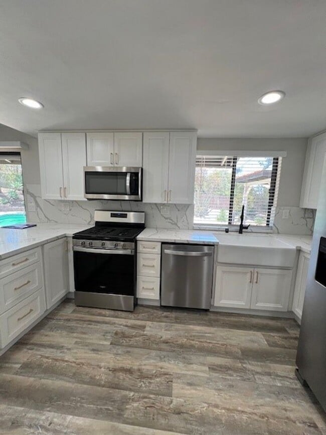 Building Photo - 3297 Heide Ln