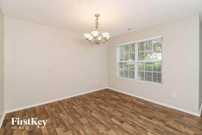 Foto del edificio - 633 Cambridge Farm Ct
