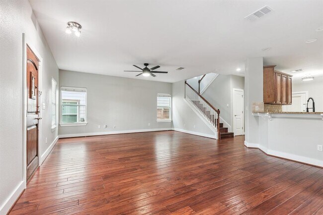 Foto del edificio - 1604 Maple Ave