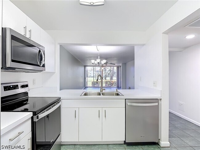 Foto del edificio - 1086 Forest Lakes Dr