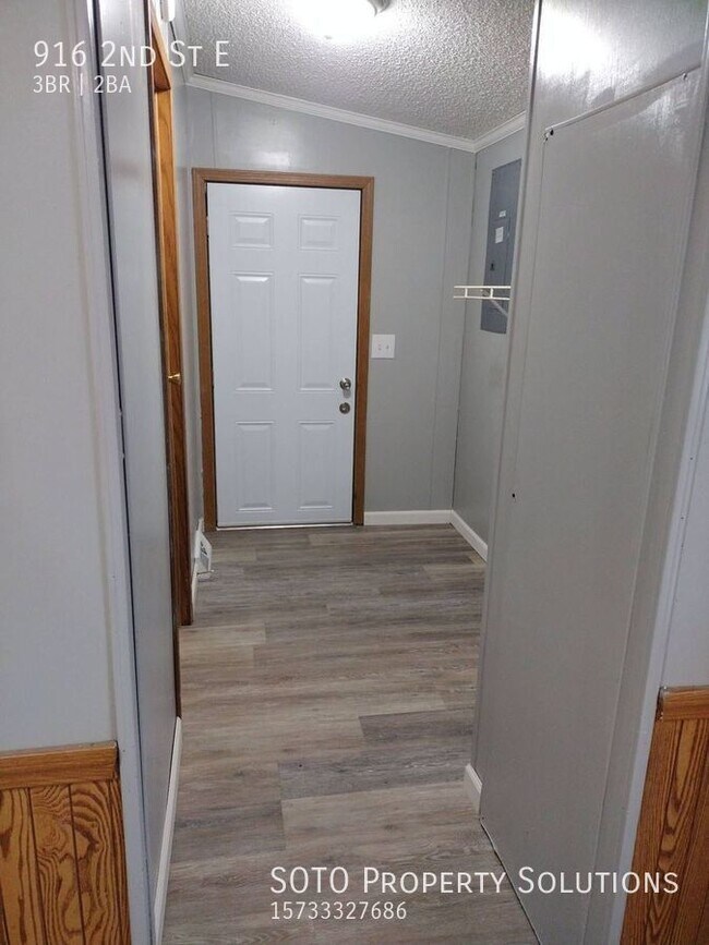 Foto del edificio - 916 2nd St E