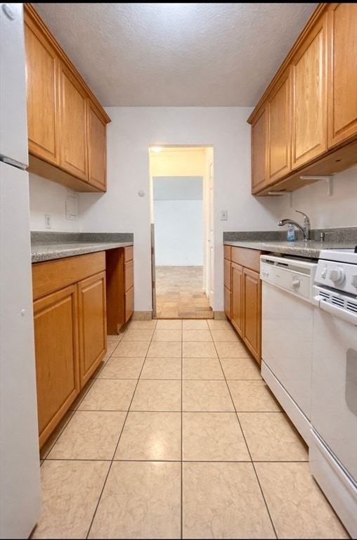 Building Photo - 77 Pond Ave