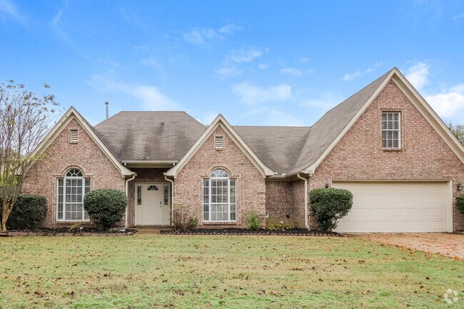 Building Photo - 195 Lakewood Dr
