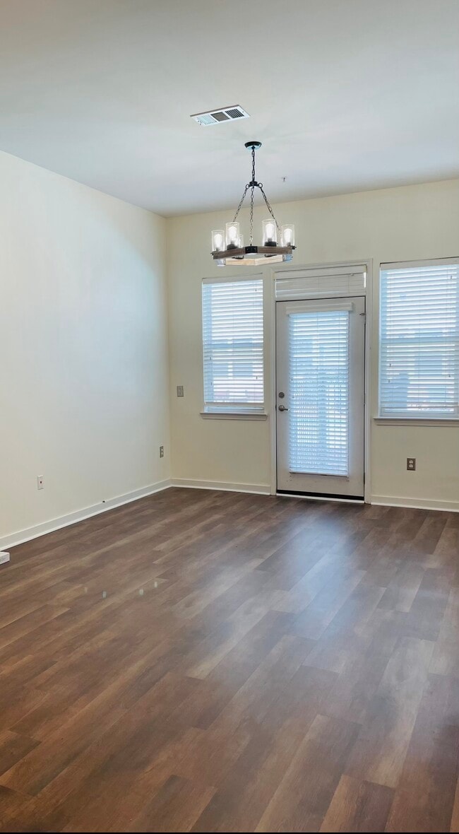 Building Photo - 3000 Vanderbilt Pl
