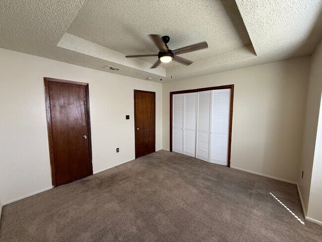 Building Photo - 1736 Jade Ave