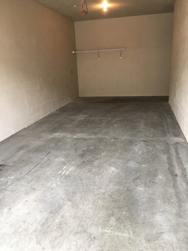 Building Photo - 3115 W Glenpark Dr