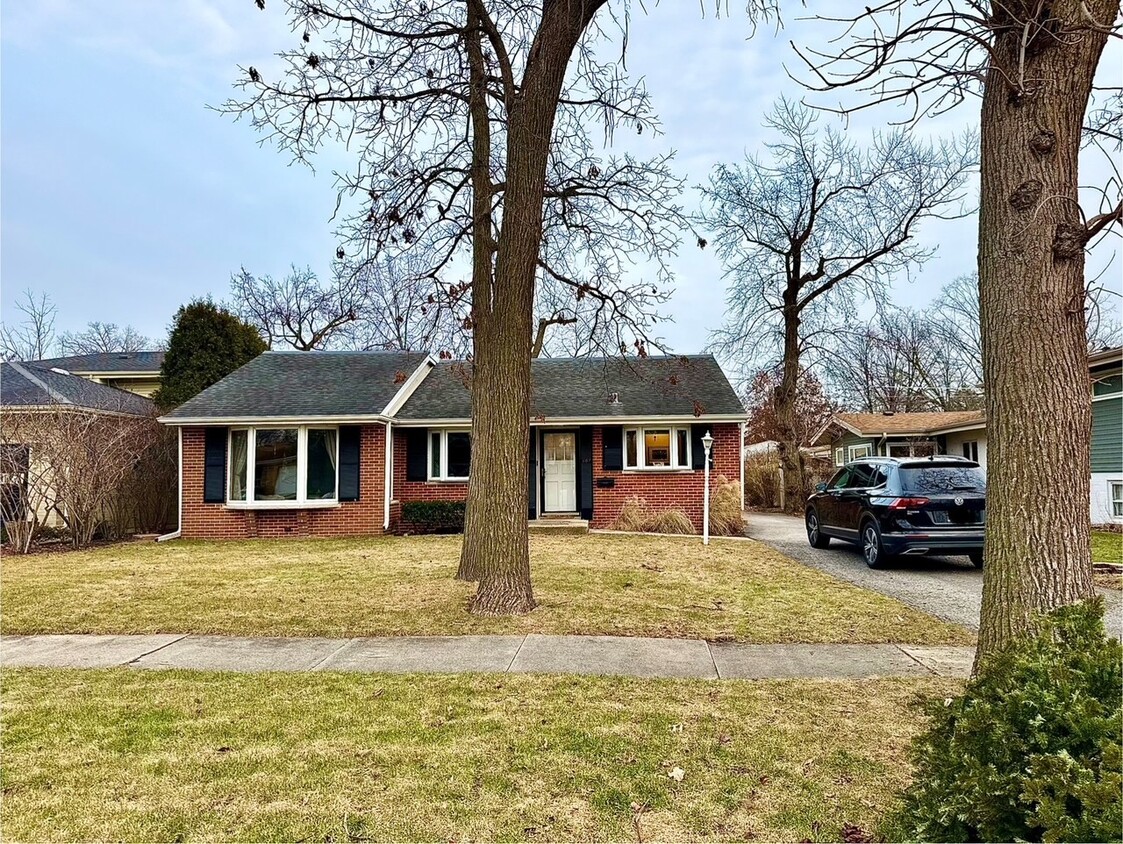 Foto principal - 807 Forestview Ave