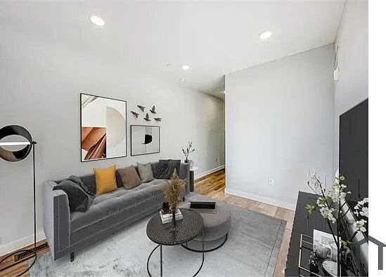 Foto del edificio - 4217 Mantua Ave