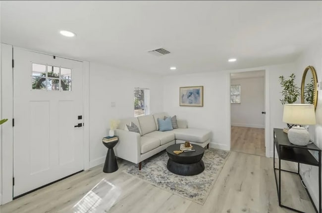 Photo - 2111 E Ellicott St House