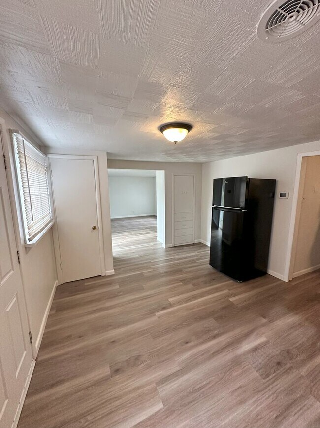 Building Photo - First months rent is FREE! Available now!