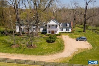 Building Photo - 915 Campbell Rd