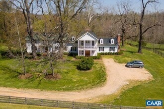 Building Photo - 915 Campbell Rd