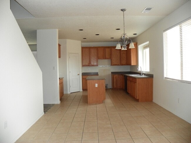 Building Photo - 3541 Red Canyon Dr NE