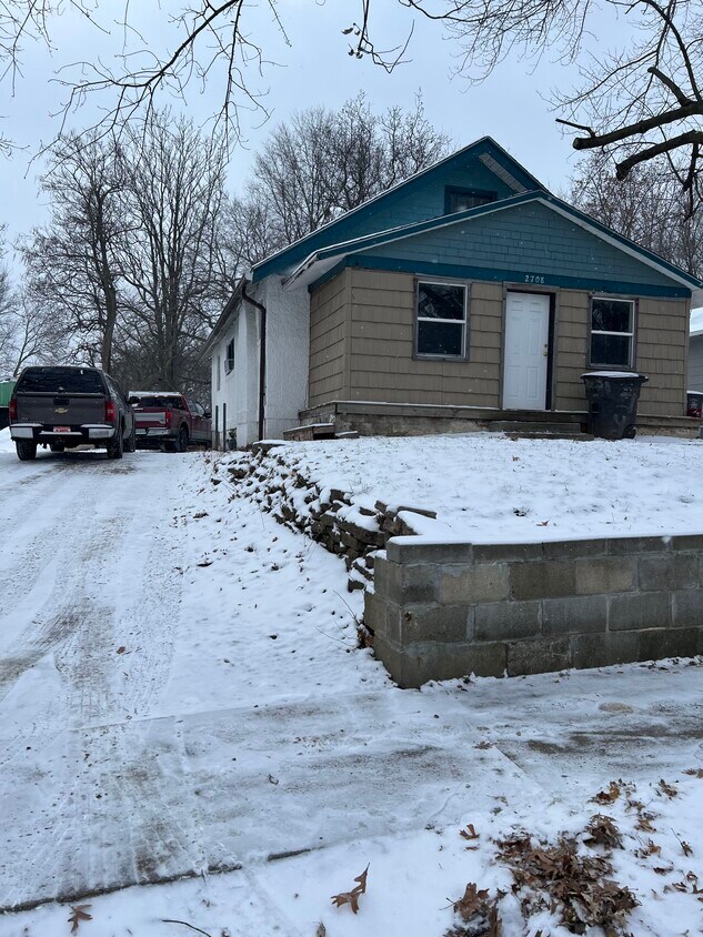 2708 Mondamin Ave Des Moines, IA 50310 Alquileres en Des Moines, IA