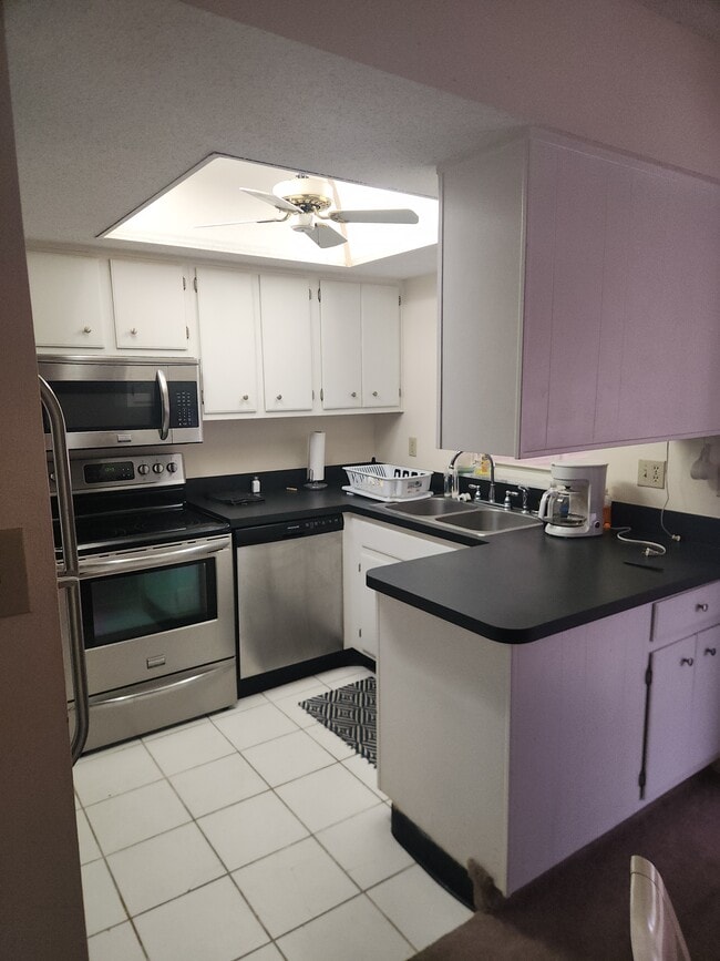 Building Photo - 4158 Tamiami Trl