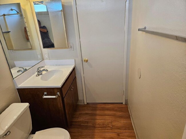 Interior Photo - Santa Ana Ross Tower LLC