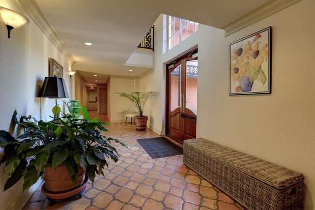Building Photo - FURNISHED UNIT IN DOWNTOWN FAIRHOPE!