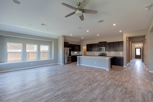 Building Photo - 8603 Pinto Cyn