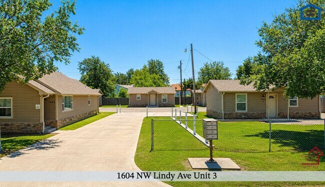Foto del edificio - 1604 NW Lindy Ave