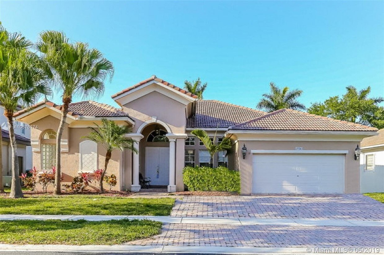 Foto principal - 19361 SW 30th St