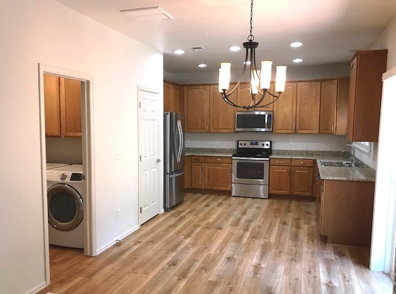 Building Photo - Immaculate Superior home