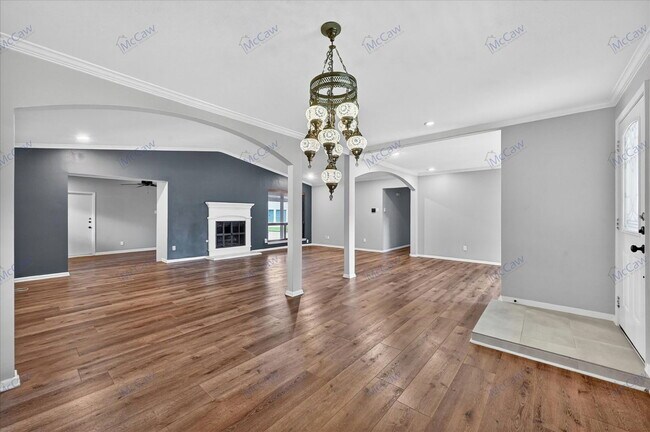 Foto del edificio - 3827 Clubway Ln