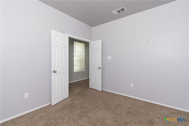 Foto del edificio - 6601 Clear Brook Dr