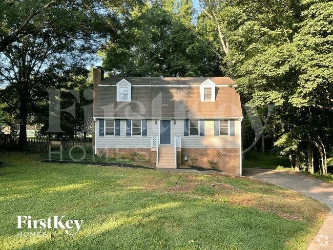 Building Photo - 732 Luxbury Rd