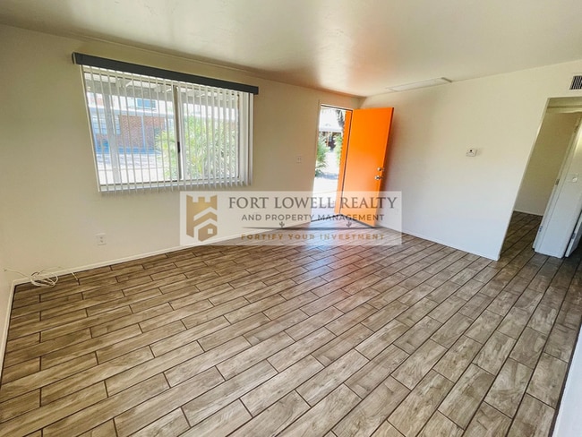 Foto del edificio - The Richey - 2 Bed / 1 Bath End Unit in Central Tucson!