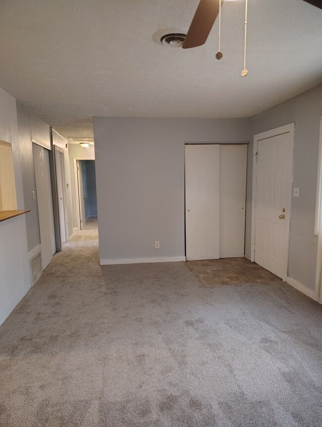 Building Photo - 4331 Wolf Rd