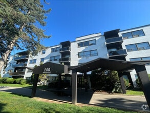 Building Photo - Norwood Terrace