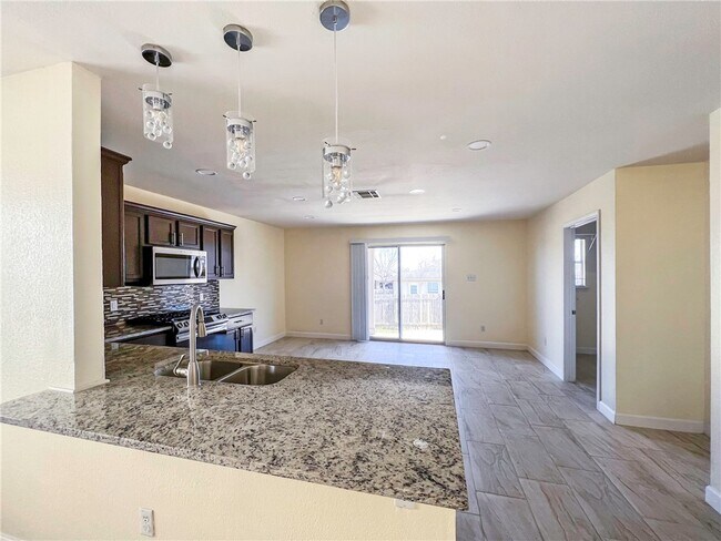 Foto del edificio - 116 Remington Dr