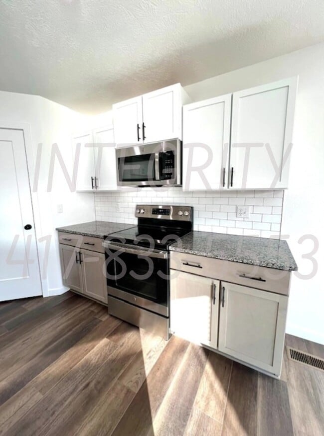 Foto del edificio - 800 Hoffman Hills Blvd