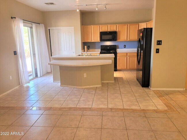 Building Photo - 2964 S Valle Verde
