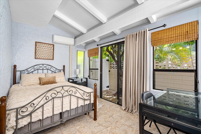 Building Photo - 7438 Mokuhano Pl