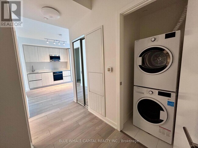 Photo du bâtiment - 120 Broadway Ave