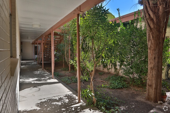 Foto del edificio - Hallmark Apartments