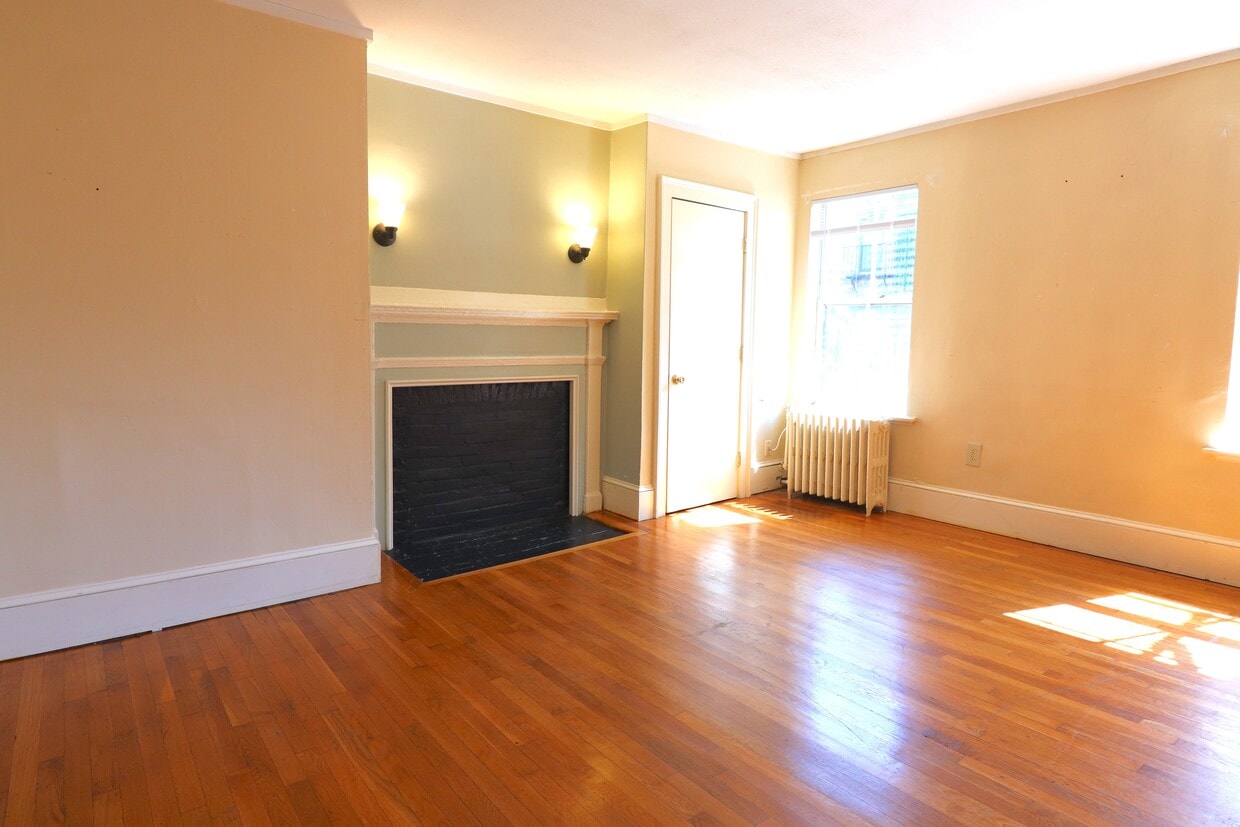 Primary Photo - 88 Myrtle St