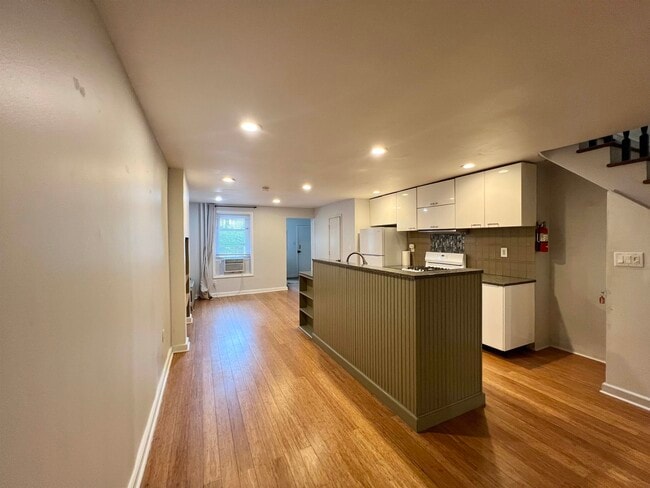 Foto del edificio - 148 Webster Ave
