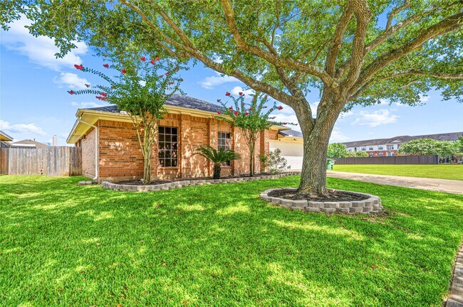 Building Photo - 13515 Gospel Way