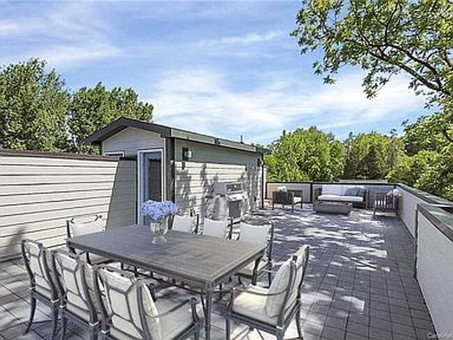 Photo - Located in the Smallwood Neighborhood only minutes to uptown Charlotte and all the major corridor... House