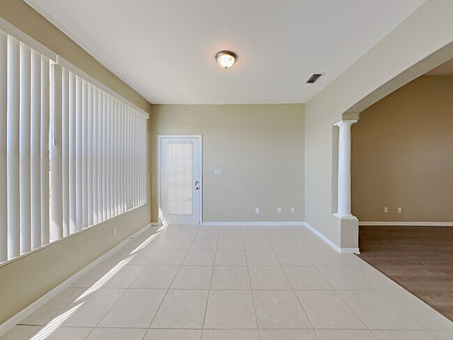 Building Photo - 2241 Brightwood Cir