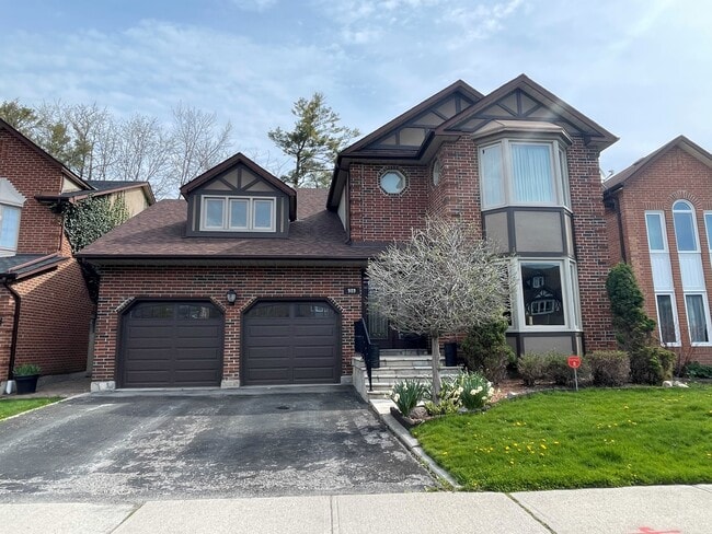 Building Photo - 989 Mountcastle Cres