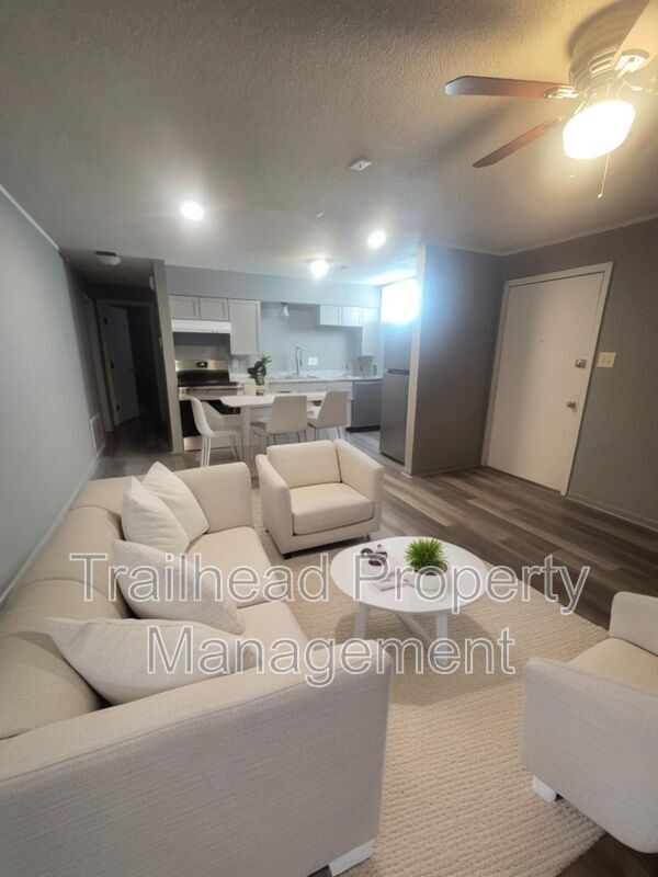 Foto del edificio - 905 Madison St