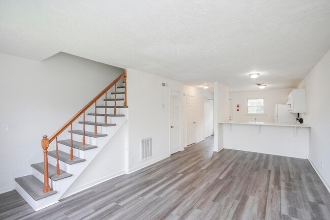 Building Photo - 1517 Meadow Bend Dr
