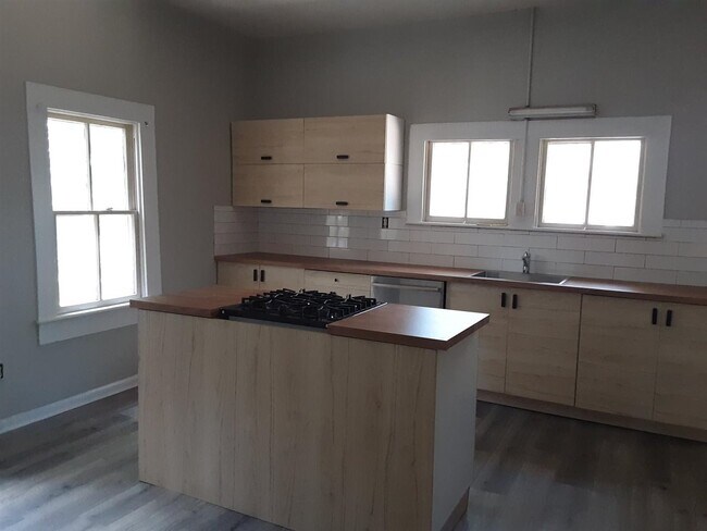 Foto del edificio - 522 N Bronough St