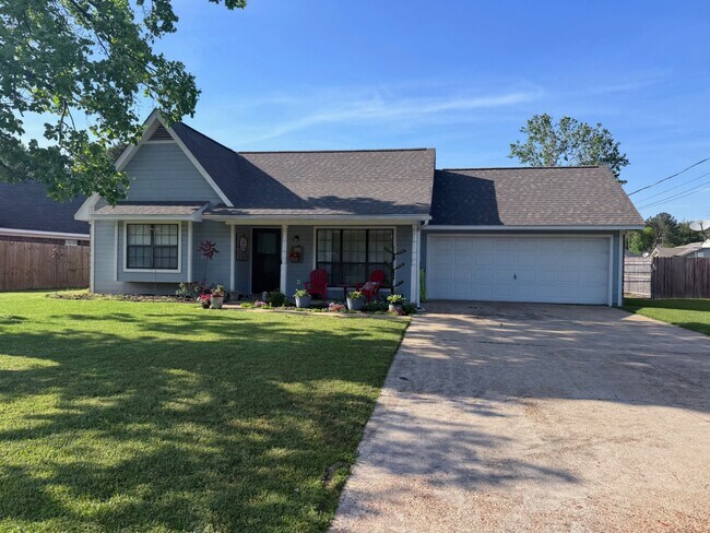 Photo - 142 Oakdale Dr House