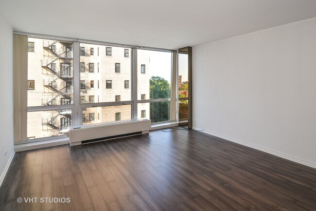 Building Photo - 2400 N Lakeview Ave