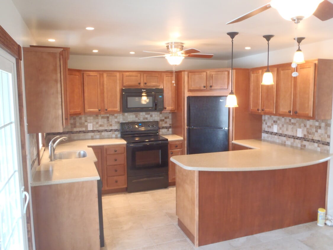 Primary Photo - 176 Perry Rd
