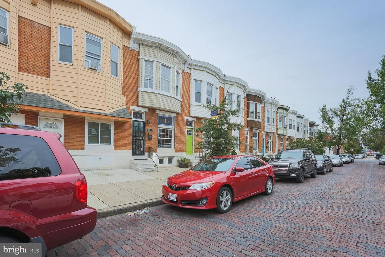 Foto principal - 420 S Macon St